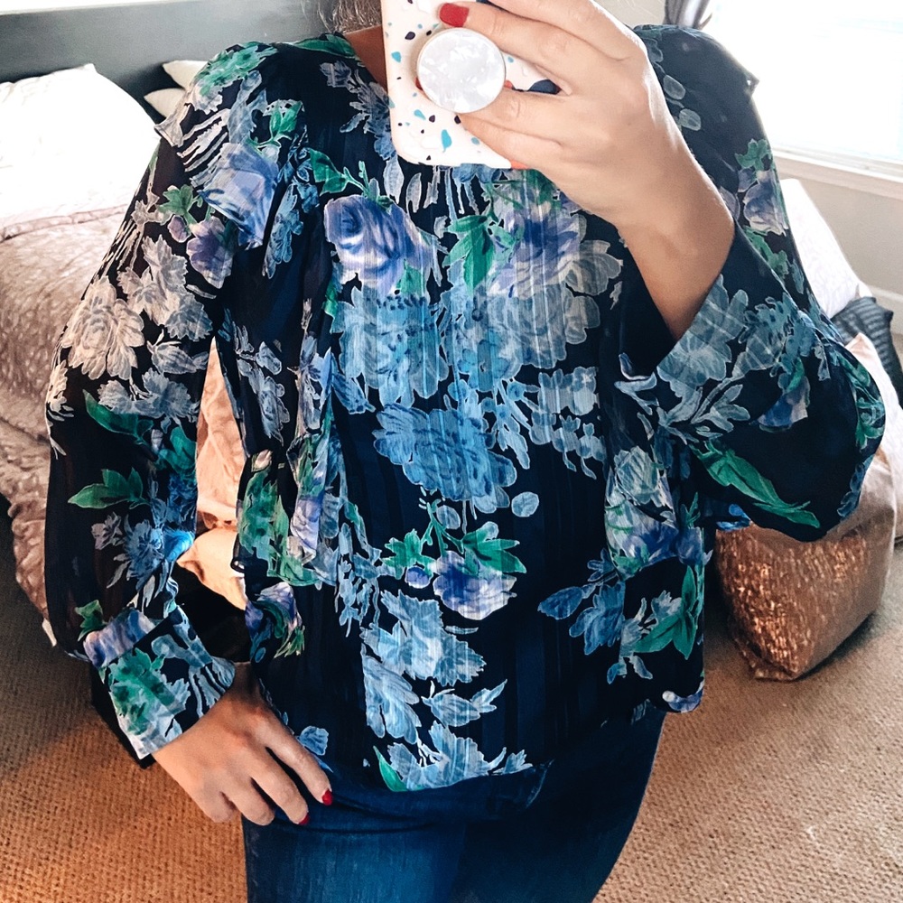 COLLECTIVE CONCEPTS FLORAL TOP